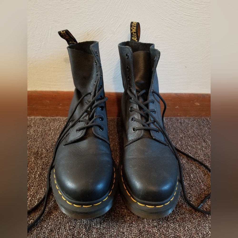Dr. Marten's 1460 Pascal Virginia Leather Boots